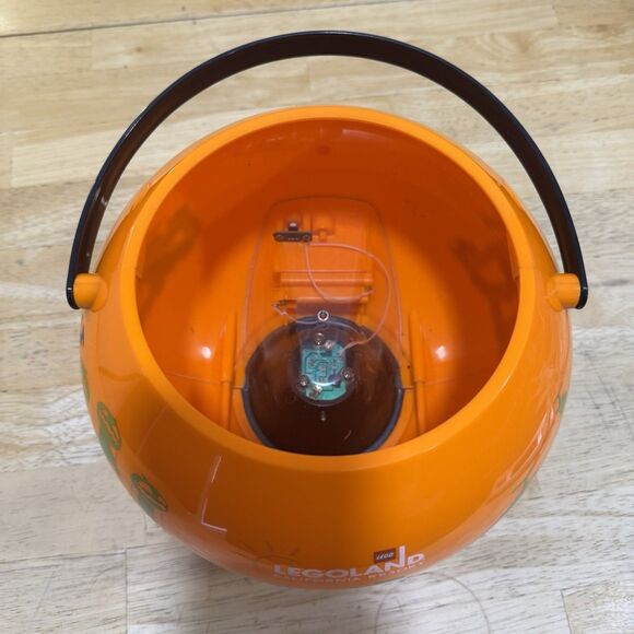 LEGOLAND California Hotel Pumpkin Candy Bucket 2018 Halloween Plastic FLAWED GUC - Picture 6 of 12